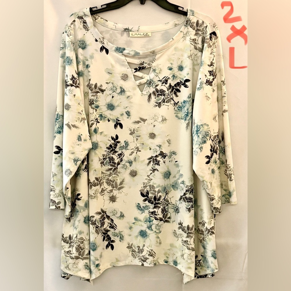 Elegant Floral Women's Blouse - Cream and Blue